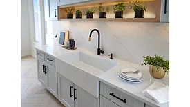 DXV Étre Pull-Down Kitchen Faucet.png