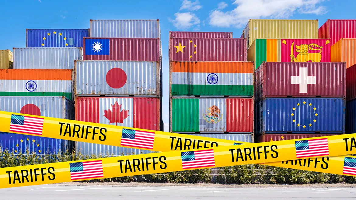 USA Tariffs Tape inf front of containers (Montage)