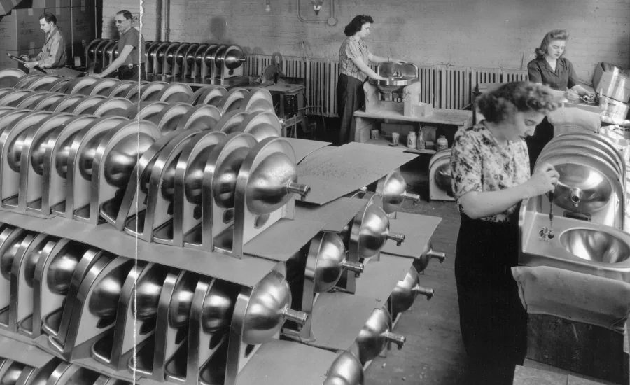 1942_Rosie the Riveter